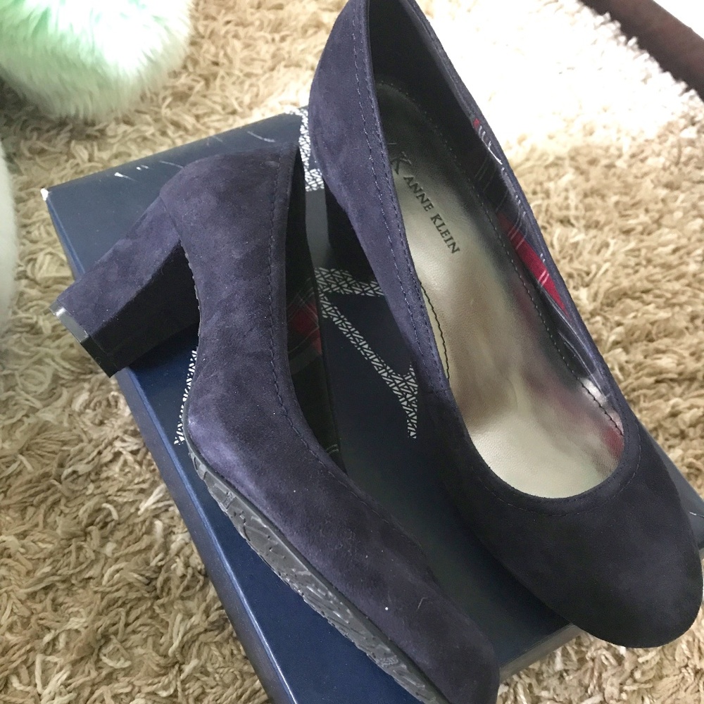 Navy Suede pumps by Anne Klein Chunky Heal